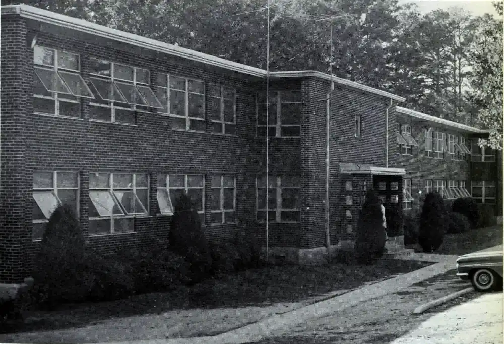 Oaks Hall
