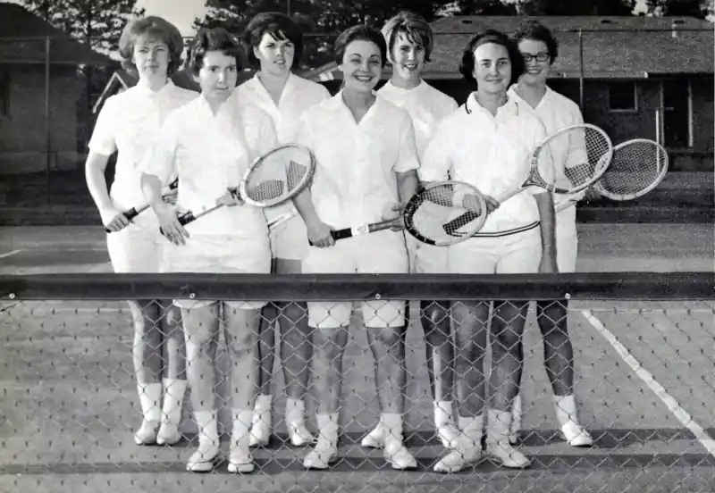 Tennis Courts (1951)