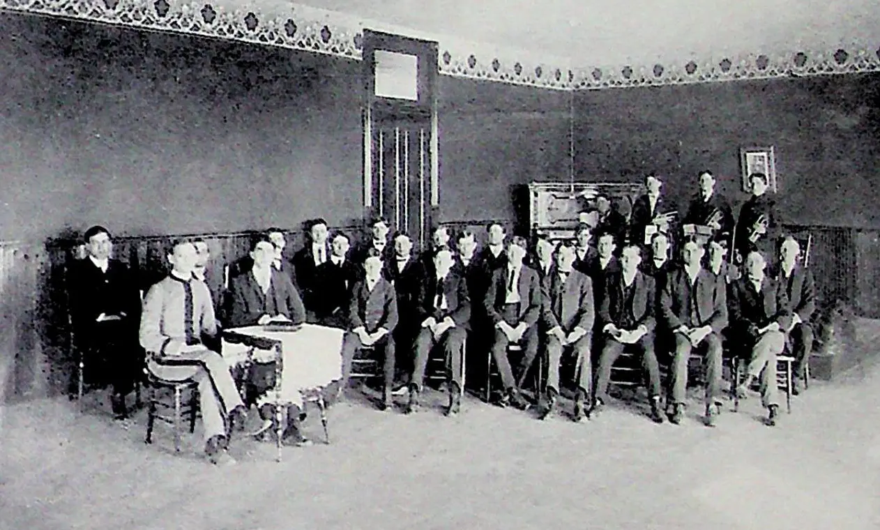 YMCA 1905